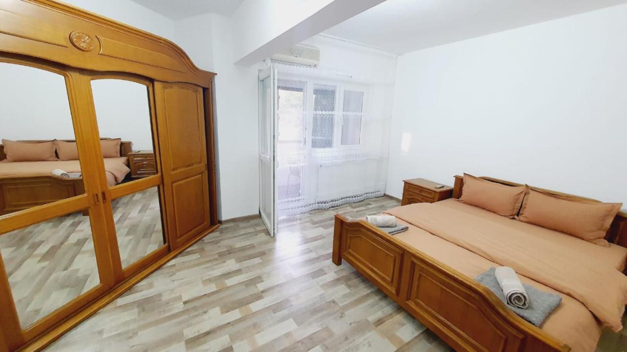 Apartament Radoi Apartment Drobeta Turnu Severin Exterior photo