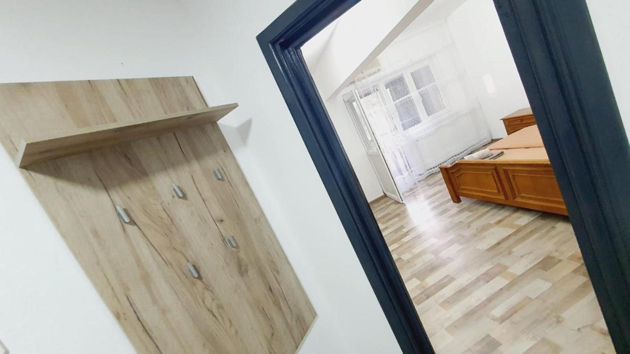 Apartament Radoi Apartment Drobeta Turnu Severin Exterior photo